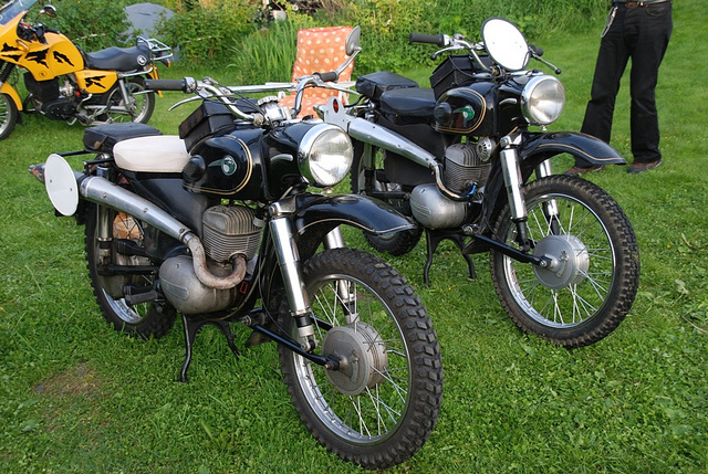 4717915285_15f44e7858_z